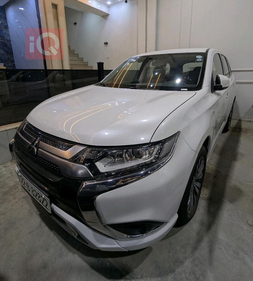 میتسوبیشی ئاوتلاندەر سپۆرت